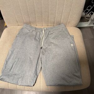Vuori Halo Women’s Joggers Grey size small
